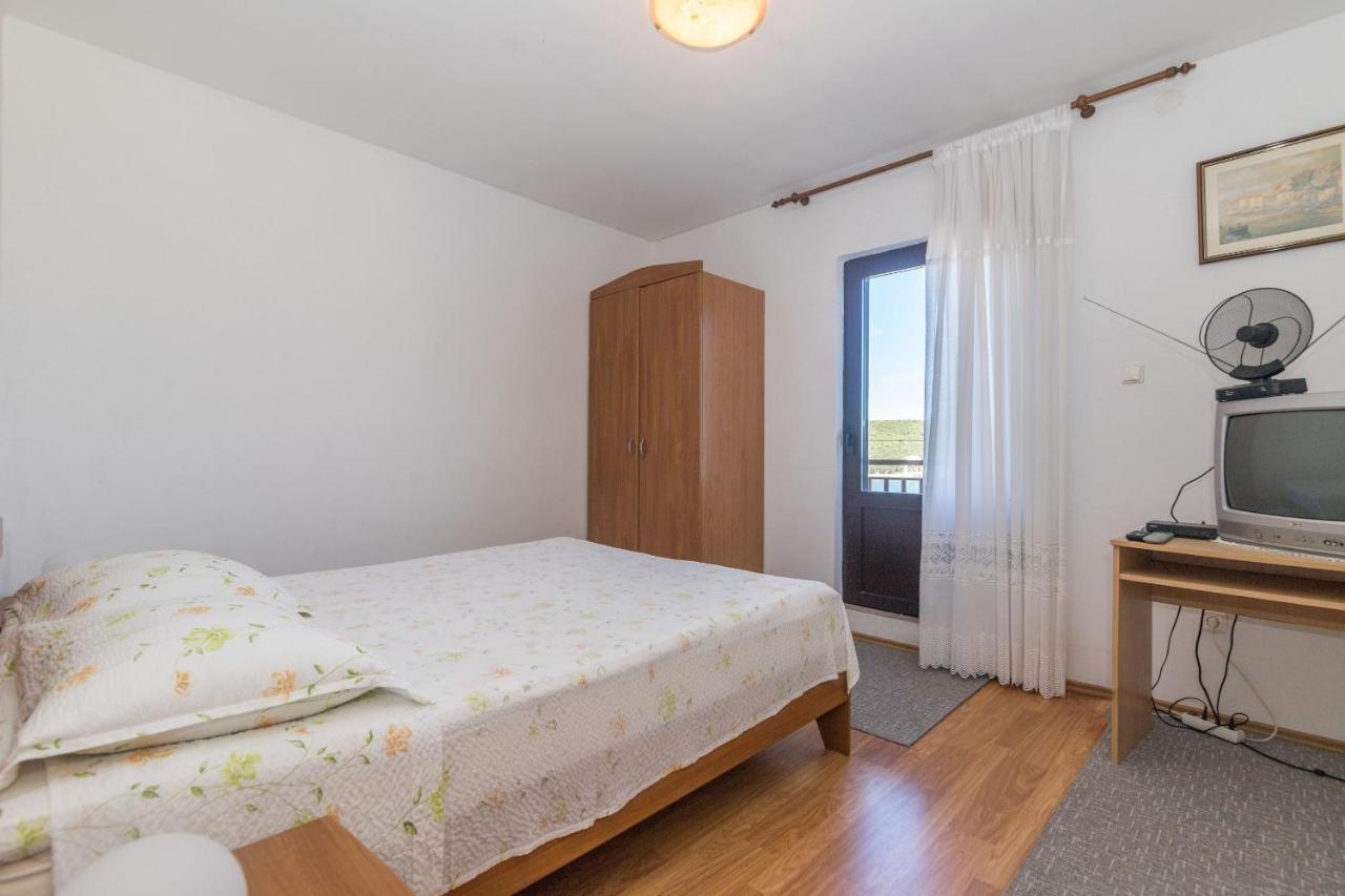 Apartments Jaksa Vis Kültér fotó